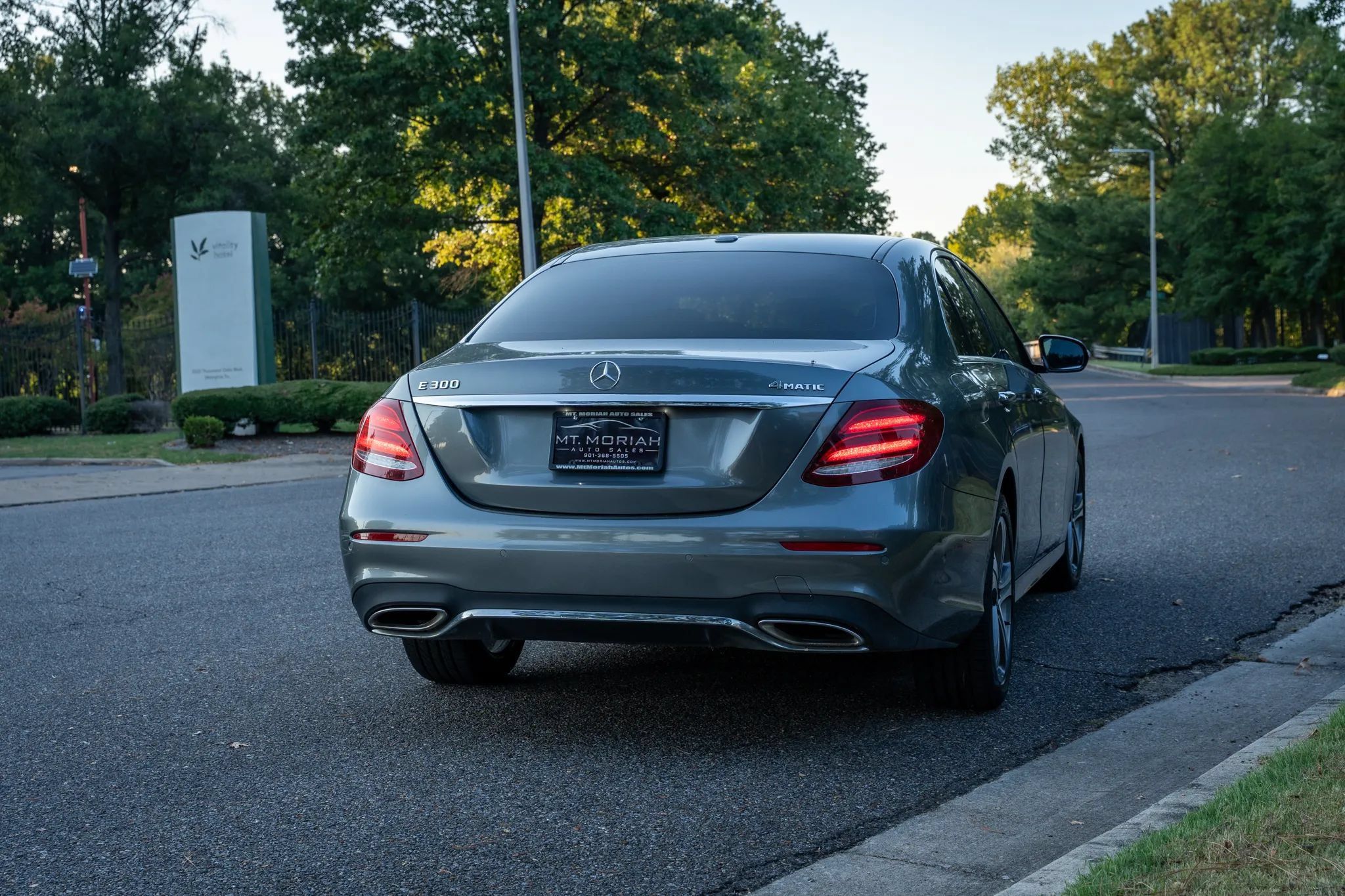 Used 2018 Mercedes-Benz E 300 4MATIC image 6