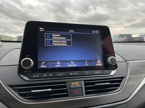 Used 2024 Nissan Altima 2.5 SV image 41