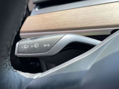 Used 2022 Tesla Model 3 RWD image 16