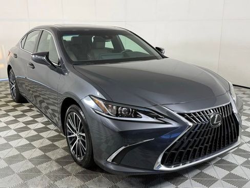 Used 2025 Lexus ES 350 w/ Premium Package image 10