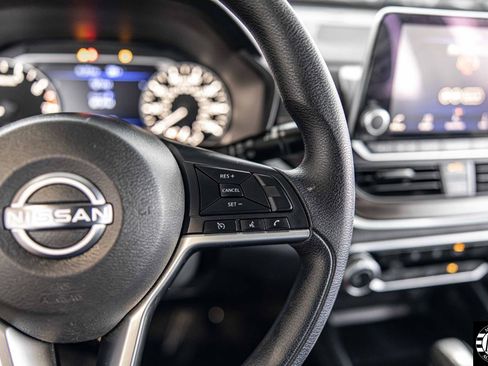 Used 2023 Nissan Altima 2.5 SV image 18