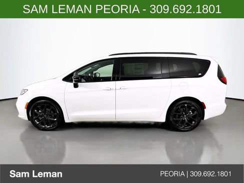 New 2026 Chrysler Pacifica Select w/ S Appearance Package FWD image 4