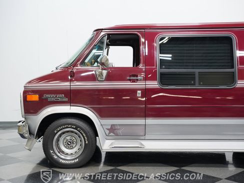 Used 1990 Chevrolet G20 image 21