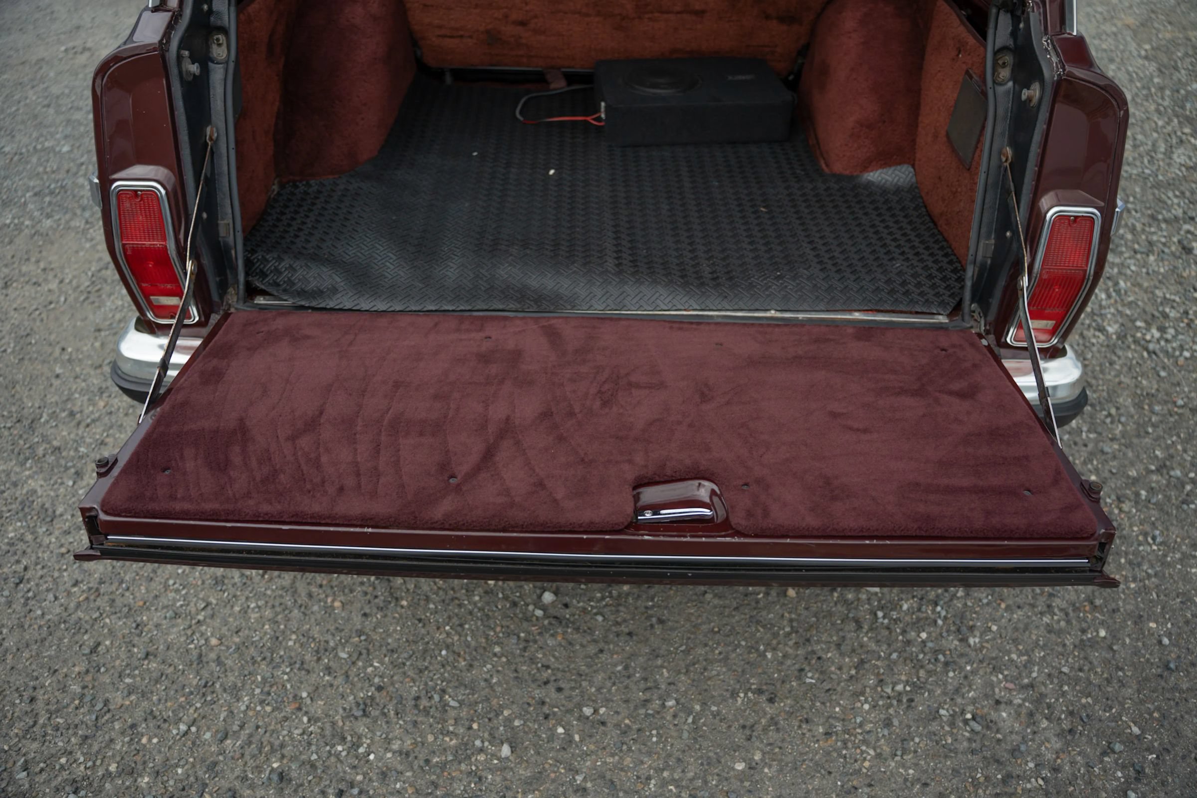 Used 1987 Jeep Grand Wagoneer AWD/4WD image 41