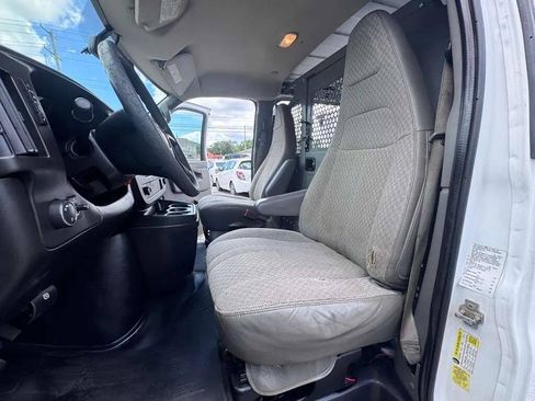 Used 2016 Chevrolet Express 2500 RWD image 14