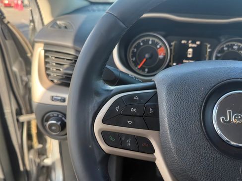 Used 2017 Jeep Cherokee Latitude image 28