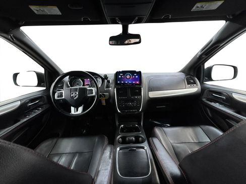 Used 2018 Dodge Grand Caravan GT FWD image 17