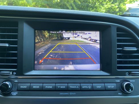 Used 2017 Hyundai Elantra SE FWD image 25