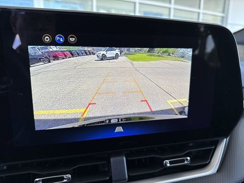 Certified 2026 Chevrolet Equinox LT AWD/4WD image 12