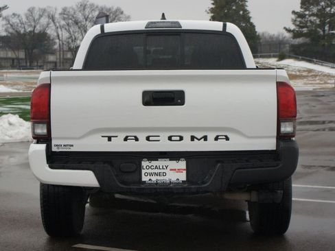 Used 2021 Toyota Tacoma SR w/ SR Convenience Package image 3