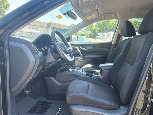 Used 2018 Nissan Rogue SV AWD/4WD image 29