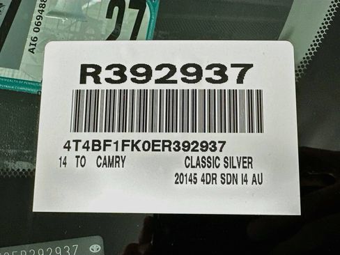 Used 2014 Toyota Camry XLE w/ Leather Package FWD image 22