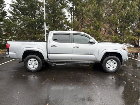 Used 2019 Toyota Tacoma SR5 image 11