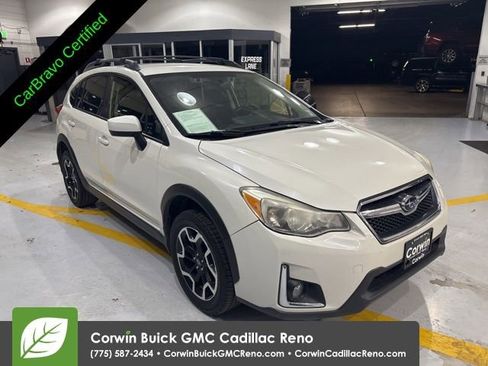 Used 2017 Subaru Crosstrek 2.0i Premium image 3