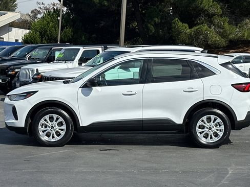 Certified 2023 Ford Escape Active AWD/4WD image 9