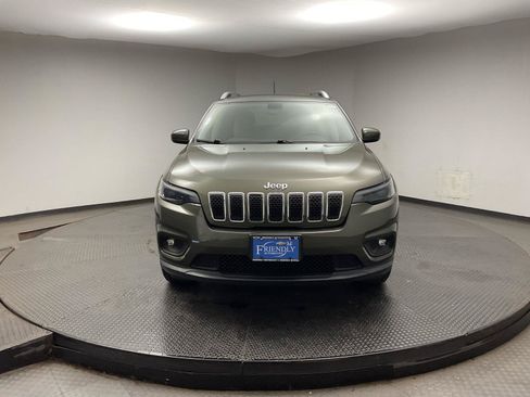 Used 2019 Jeep Cherokee Latitude w/ Cold Weather Group AWD/4WD image 2