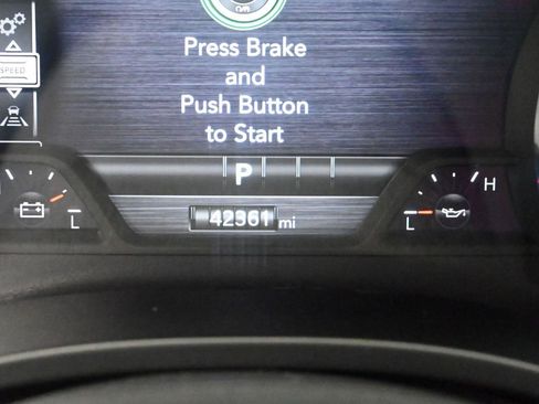 Used 2025 RAM 1500 Laramie image 37