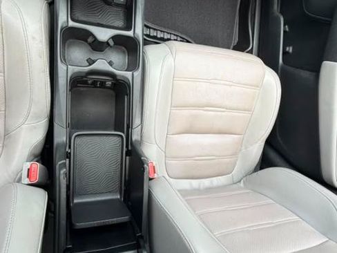 Used 2018 Honda CR-V EX-L image 3