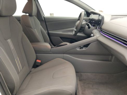 Used 2024 Hyundai Elantra SEL FWD image 21