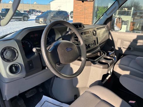 Used 2013 Ford E-350 and Econoline 350 XL image 10