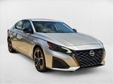 Used 2024 Nissan Altima 2.5 SR image 3