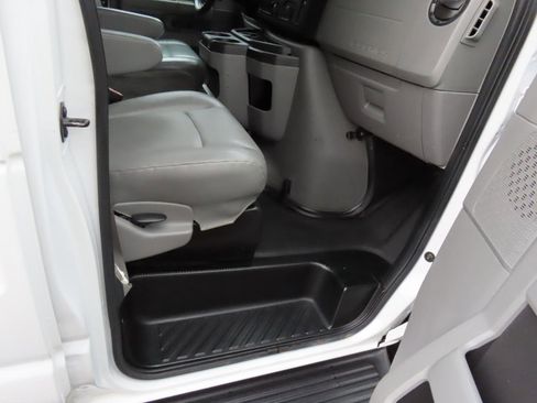 Used 2013 Ford E-250 and Econoline 250 w/ PWR Group image 23