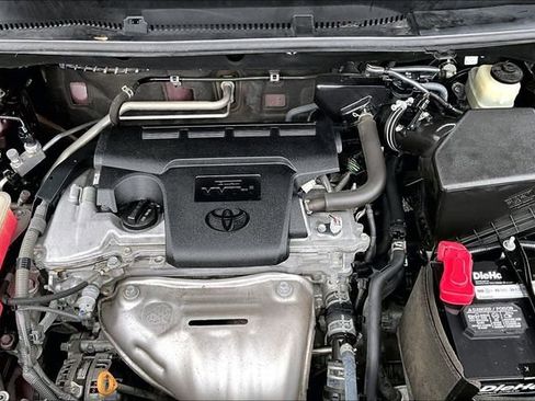 Used 2018 Toyota RAV4 LE w/ Carpet Mat Package image 30