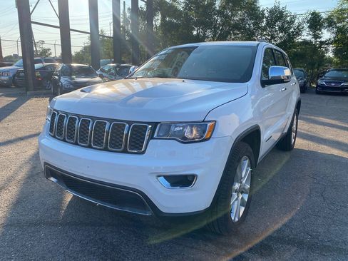Used 2017 Jeep Grand Cherokee Limited AWD/4WD image 2