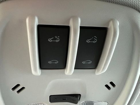 Used 2024 Chevrolet Trax LT w/ Sunroof Package image 37