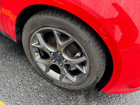 Used 2014 Ford Focus SE w/ Equipment Group 201A image 10