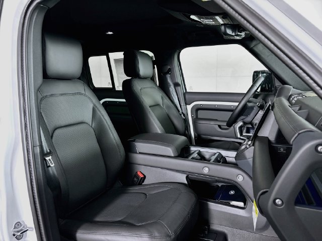 New 2026 Land Rover Defender 110 X-Dynamic SE AWD/4WD image 26
