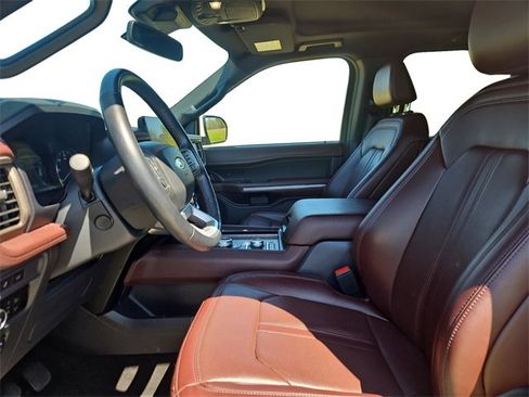Used 2024 Ford Expedition Limited image 6