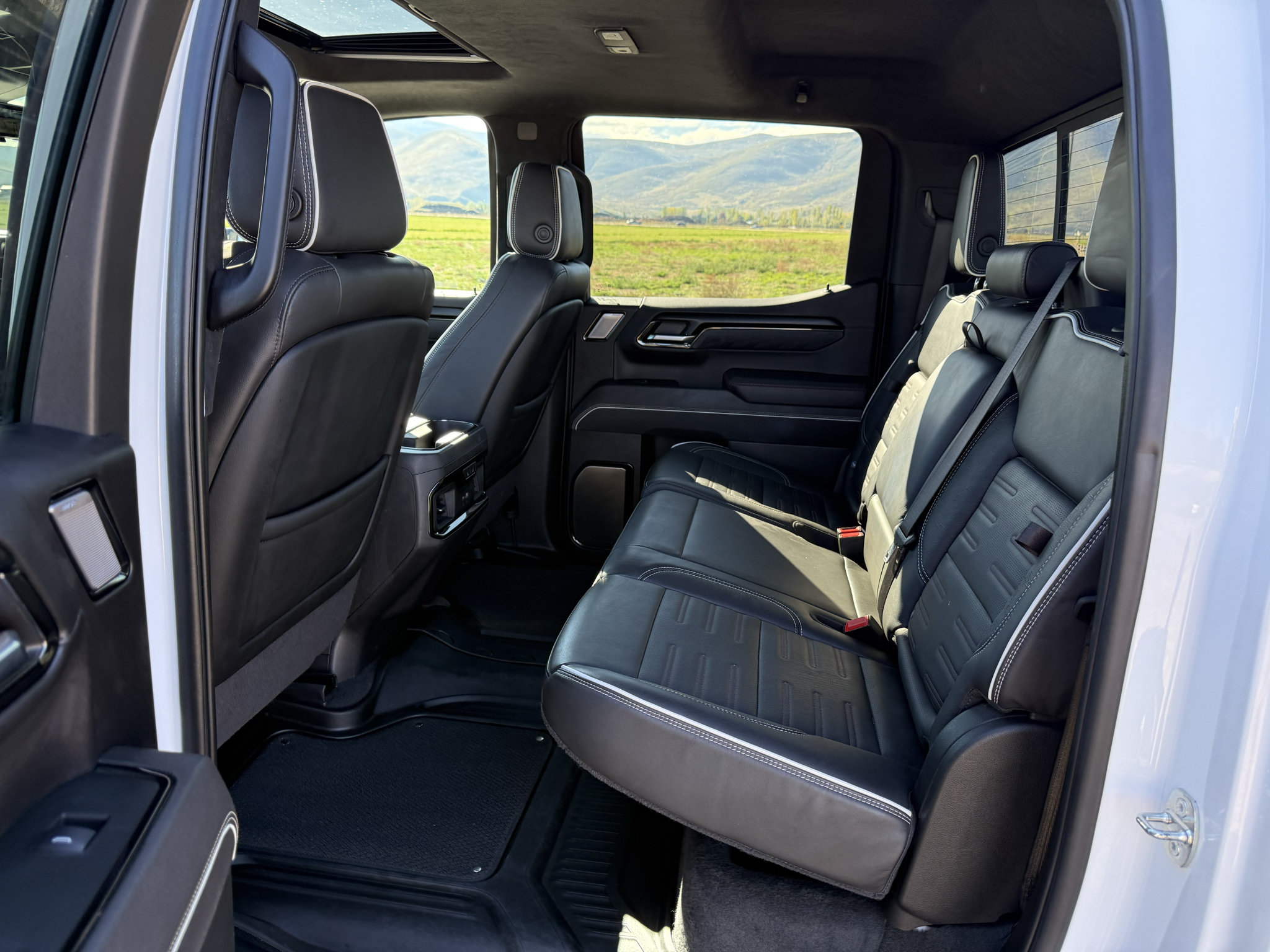 Used 2024 GMC Sierra 1500 AT4X AWD/4WD image 31
