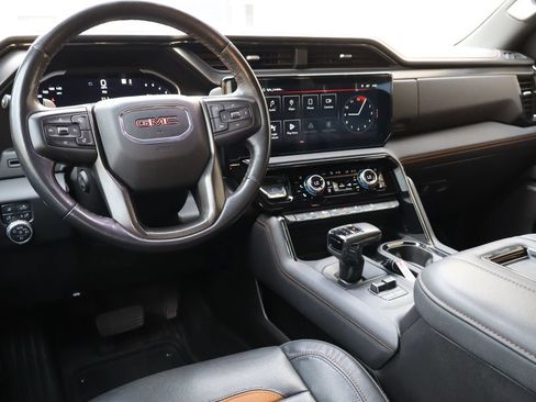 Used 2022 GMC Sierra 1500 AT4 w/ AT4 Preferred Package AWD/4WD image 4