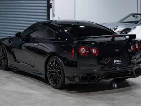 Used 2021 Nissan GT-R Premium AWD/4WD image 63