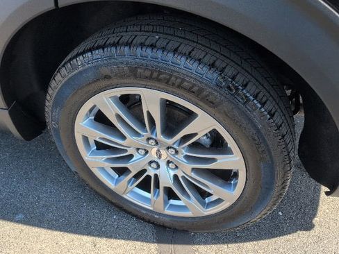 Used 2025 Ford Explorer Platinum AWD/4WD image 14
