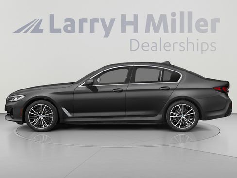 Used 2023 BMW 540i w/ Premium Package RWD image 3