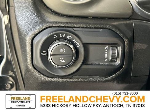 Used 2023 Jeep Gladiator Overland image 20