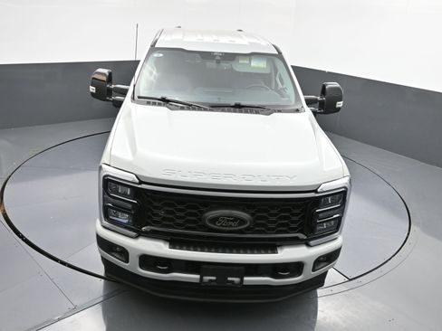 Used 2025 Ford F250 Lariat w/ Black Appearance Package image 31