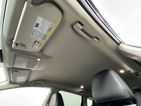 Used 2022 Nissan Murano SV image 18