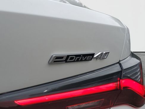 Used 2024 BMW i4 eDrive40 RWD image 8
