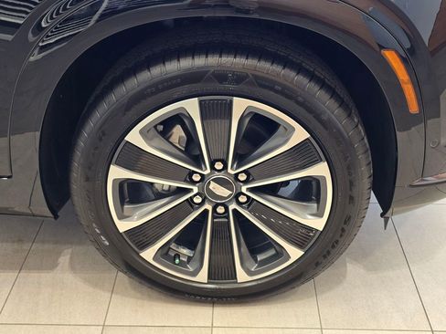 New 2026 Cadillac Vistiq Sport image 9