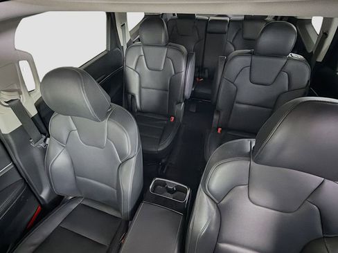 Used 2025 Kia Telluride S image 16