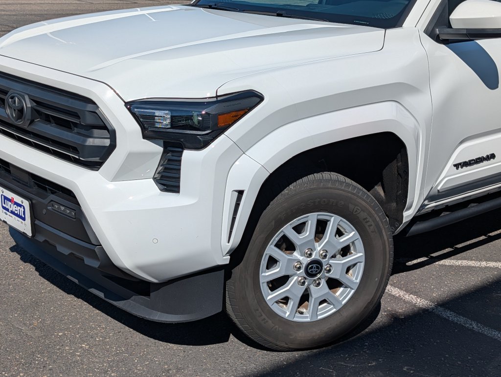 Used 2024 Toyota Tacoma SR5 AWD/4WD image 29