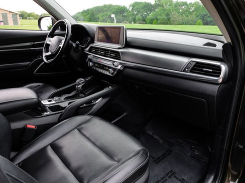 Used 2022 Kia Telluride S FWD image 17