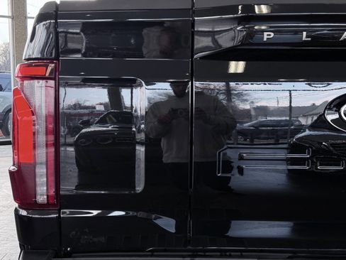 Used 2025 Ford F150 Platinum w/ FX4 Off-Road Package image 17