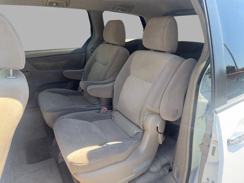 Used 2009 Toyota Sienna LE FWD image 17
