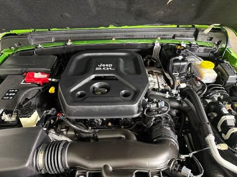Used 2018 Jeep Wrangler Unlimited Sahara w/ Cold Weather Group AWD/4WD image 12
