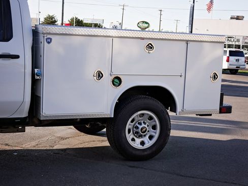 Used 2021 Chevrolet Silverado 3500 W/T w/ WT Convenience Package image 9