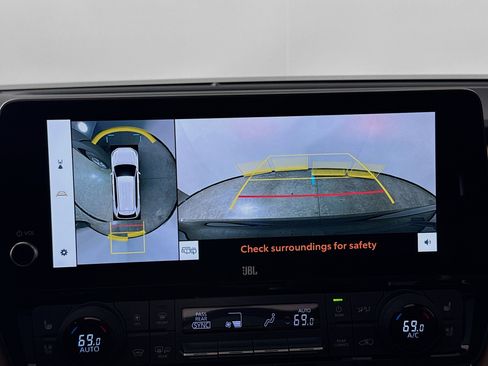 Used 2025 Toyota Grand Highlander AWD image 16
